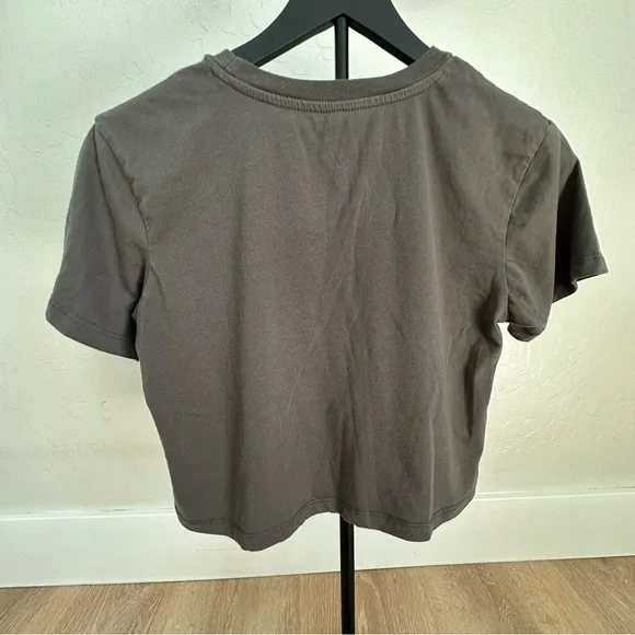 Chevrolet Corvette Graphic Crop Tee - Gray. Size XS - Picture 2 of 9